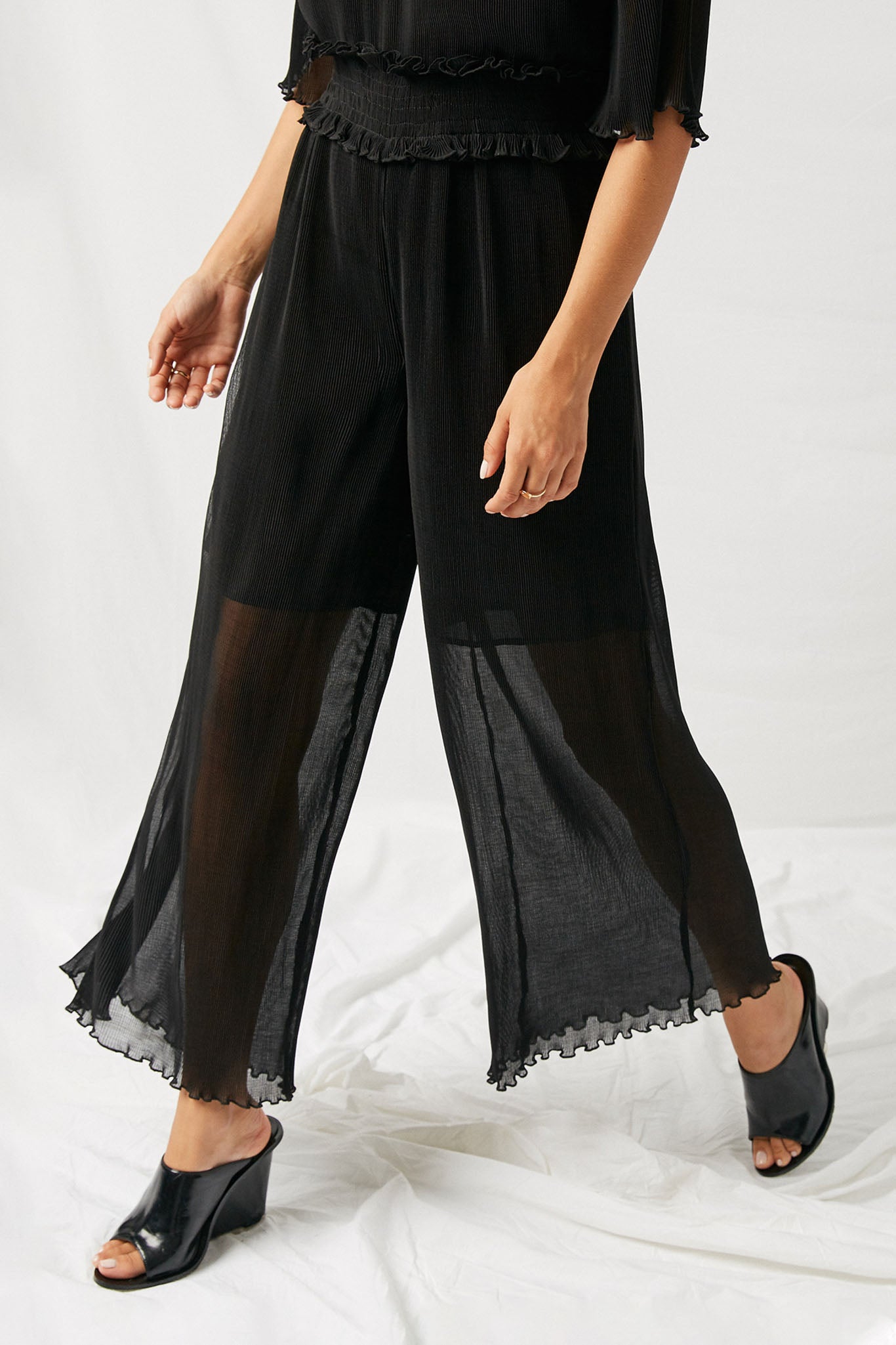 H11056 Black Pleated Palazzo Jumper Side