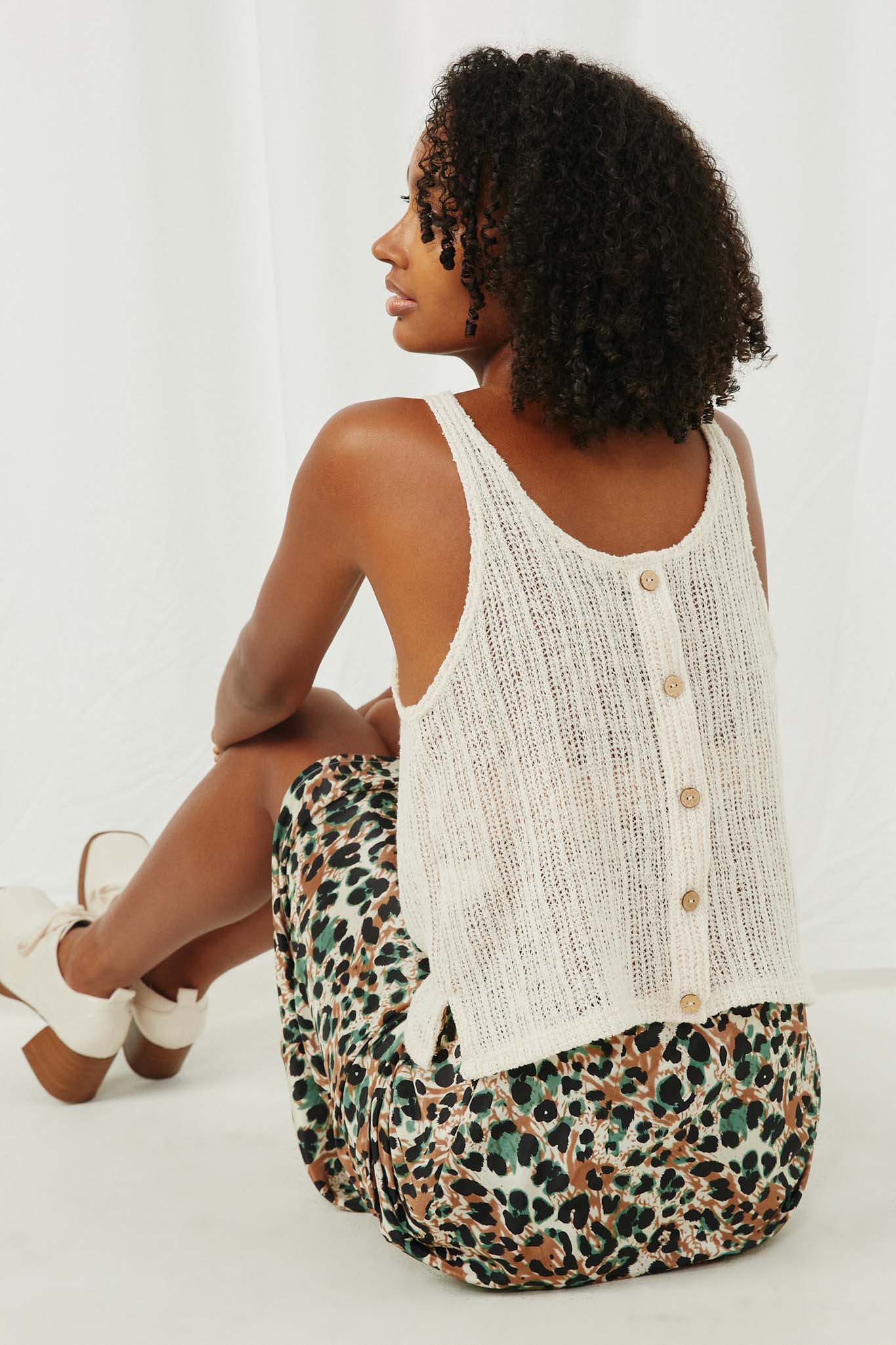 HDN4677 Oatmeal Womens Loose Knit Ribbed Button Back Tank Back