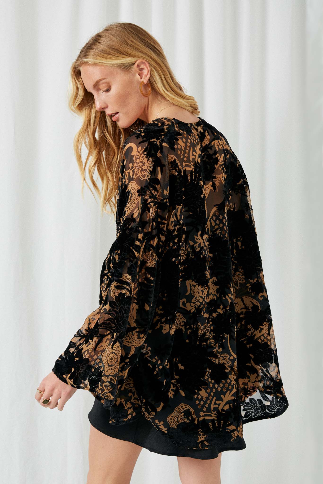 HJ3118 Black Womens Printed Velvet Burn Out Kimono Side