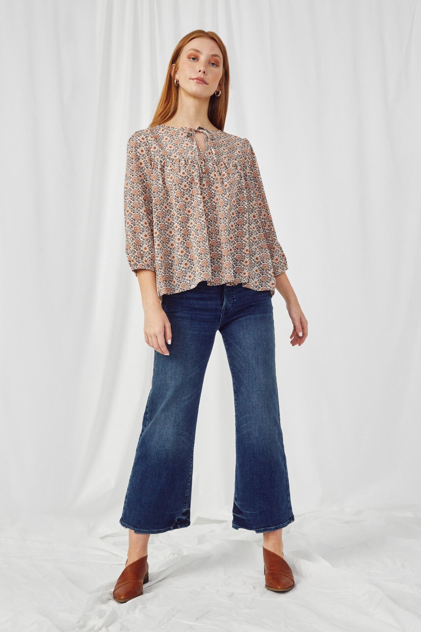 HN4172 IVORY Womens Tie Neck Floral Printed Peasant Top Full Body