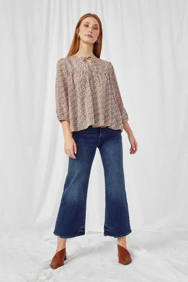 HN4172 IVORY Womens Tie Neck Floral Printed Peasant Top Full Body