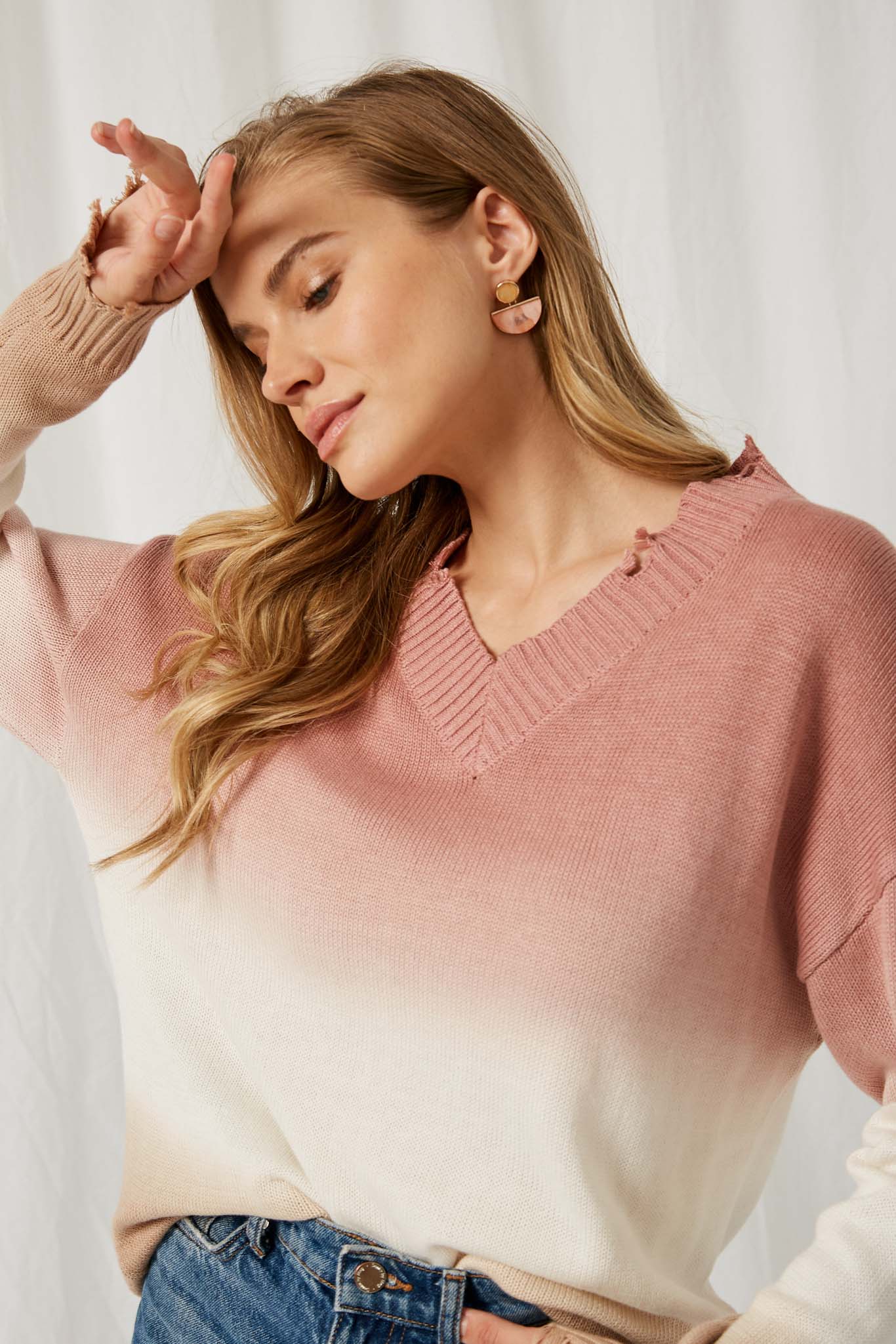 HY1339 Pink Womens Ombre Dye Distressed V Neck Sweater Detail