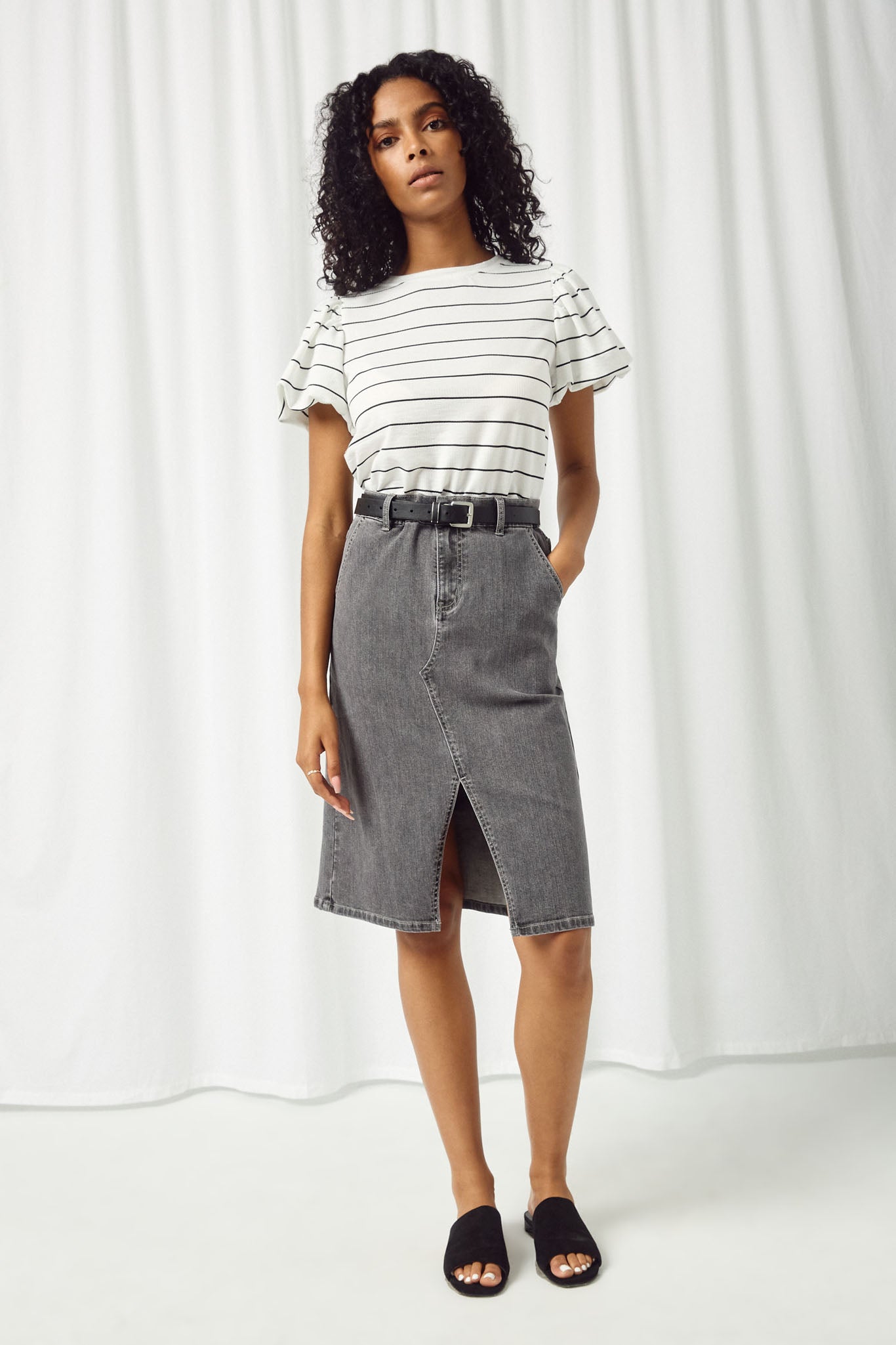 HY2668 BLACK DENIM Womens Washed Side Pocket Denim Midi Skirt Full Body