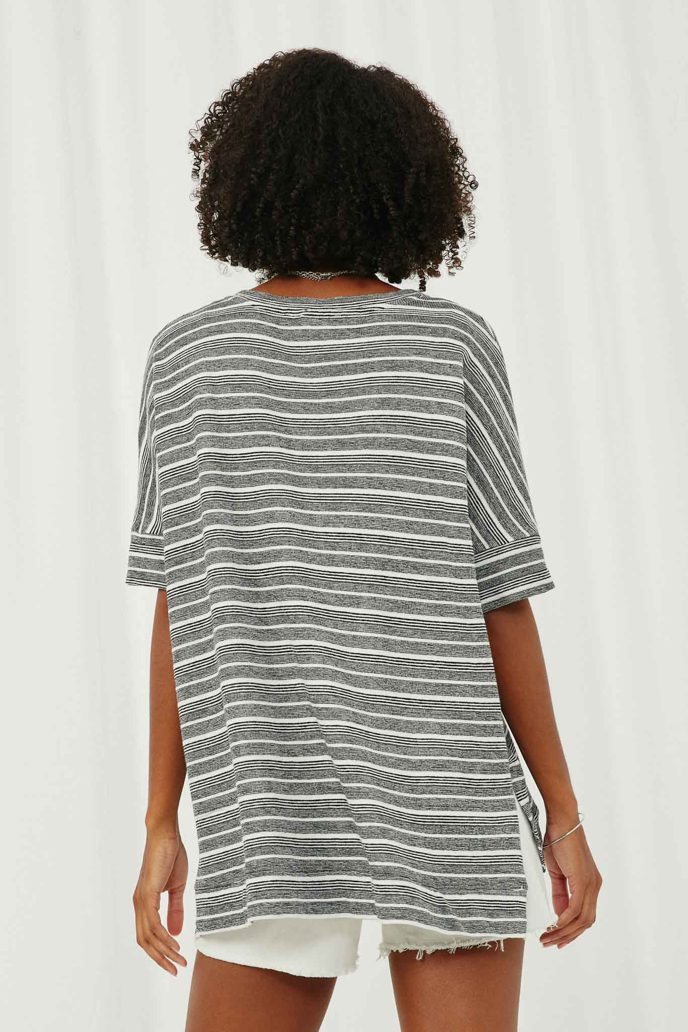 HY6116 Black Womens Engineered Stripe Oversize V-Neck High Low Knit Top Back