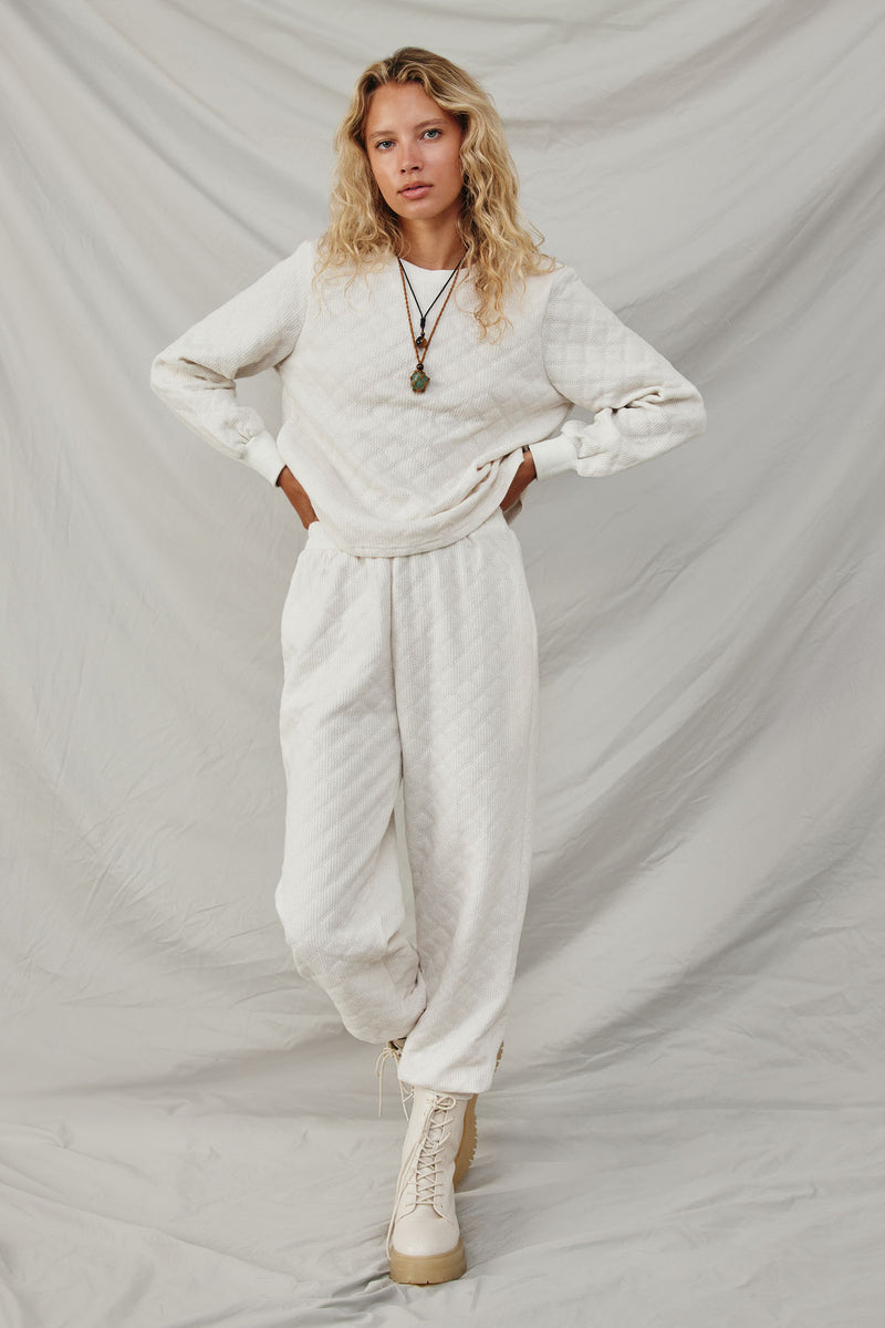 HY8369 Ivory Womens Quilted Elastic Waist Knit Pants Full Body