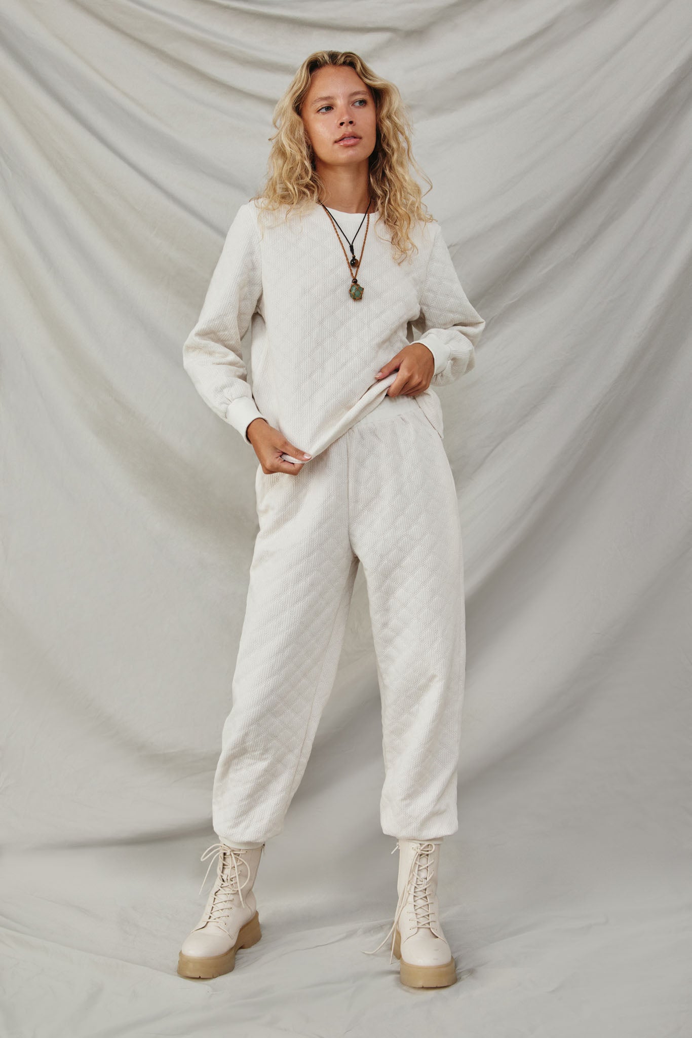 HY8370 Ivory Womens Quilted Knit Pullover Sweatshirt Full Body