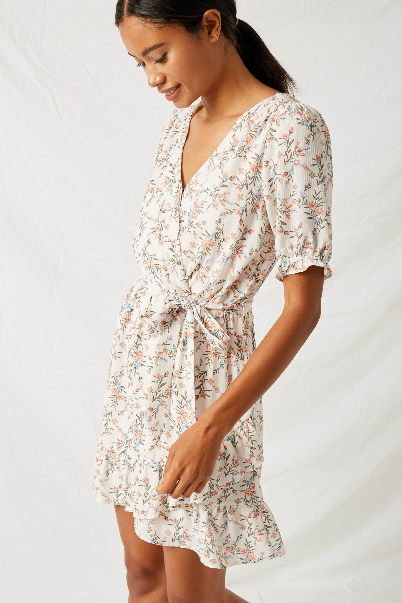 Women's Floral Pattern Surplice Ruffle Wrap Dress Women's Floral Pattern Surplice Ruffle Wrap Dress