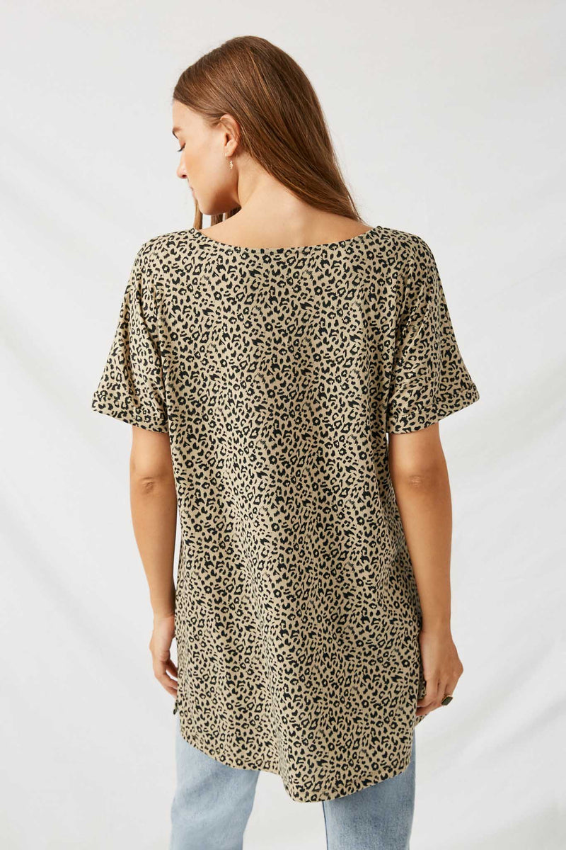 H8253 Olive Leopard V-Neck Tee Back