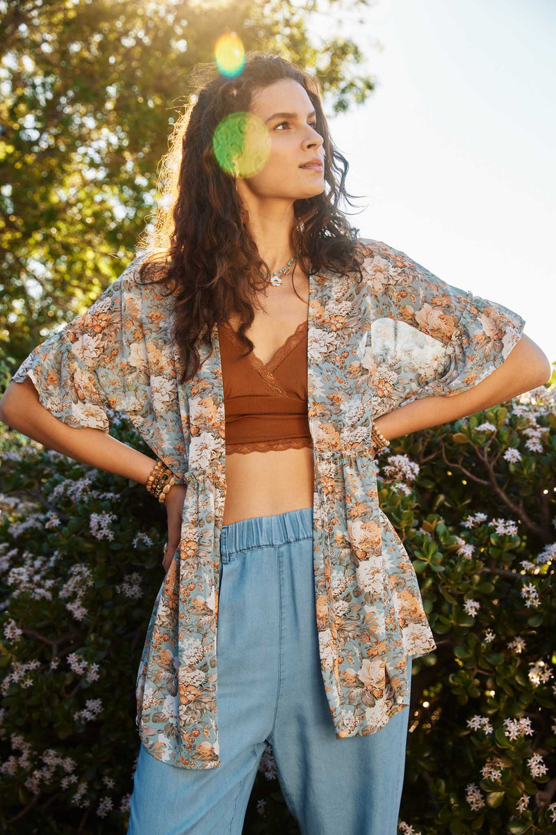 HJ3266 Mint Womens Ruffled Sleeve Floral Print Open Kimono Editorial