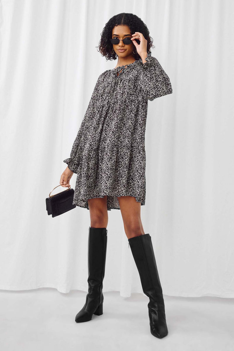 HN4117 Black Womens Ditsy Floral Tie Neck Long Sleeve Dress Full Body