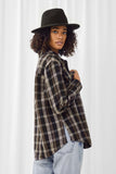 HN4285 Black Womens Heavy Plaid Patch Pocket Shacket Side