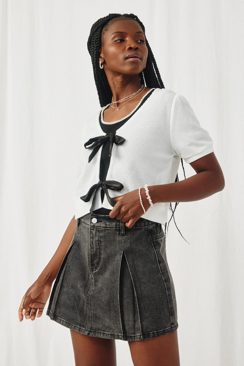 HY8419 Off_White Womens Ribbed Knit Bow Detail Short Sleeve Open Top Pose