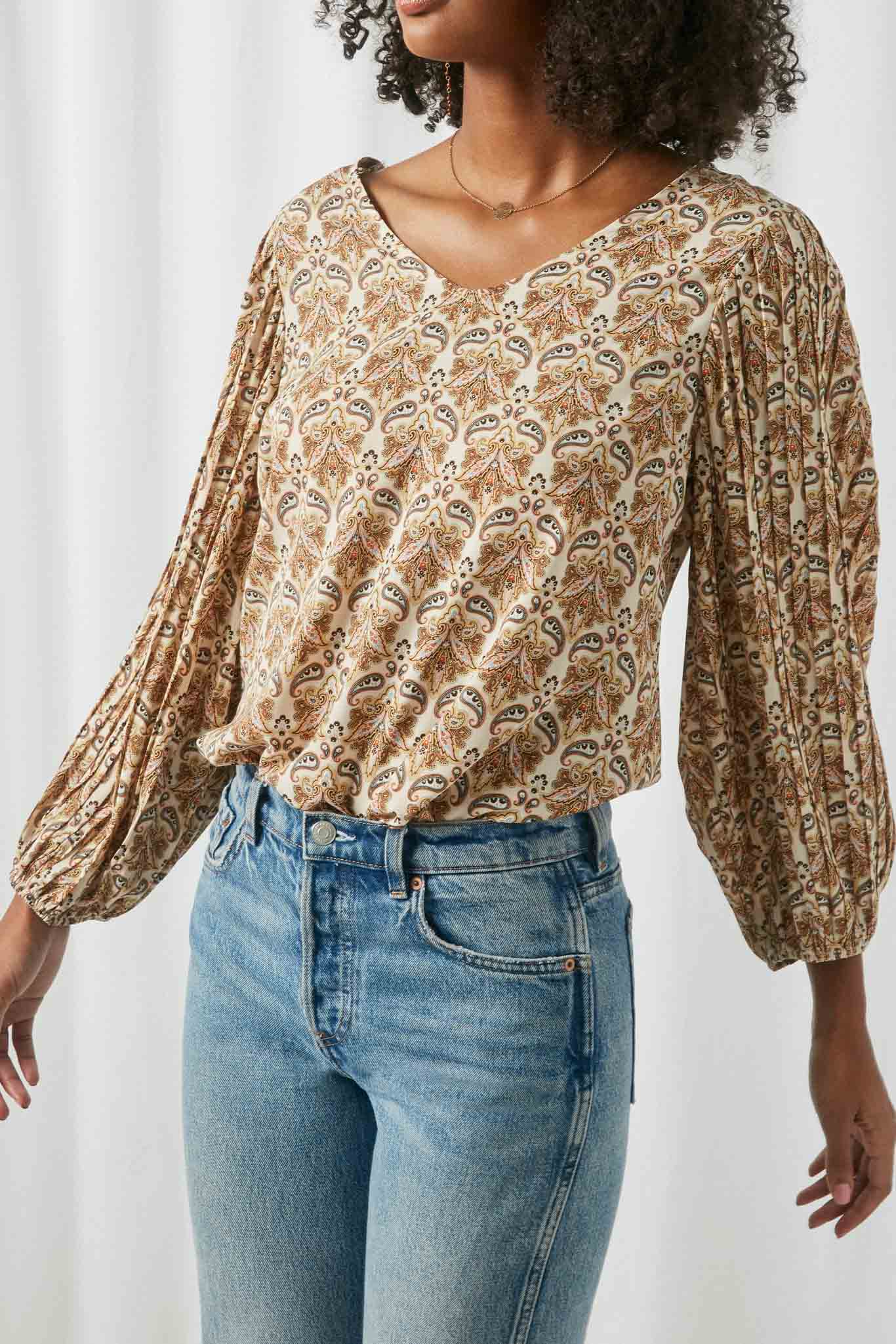 HJ3164 Ivory Womens Paisly Print Pleated Sleeve Detail Top Close Up