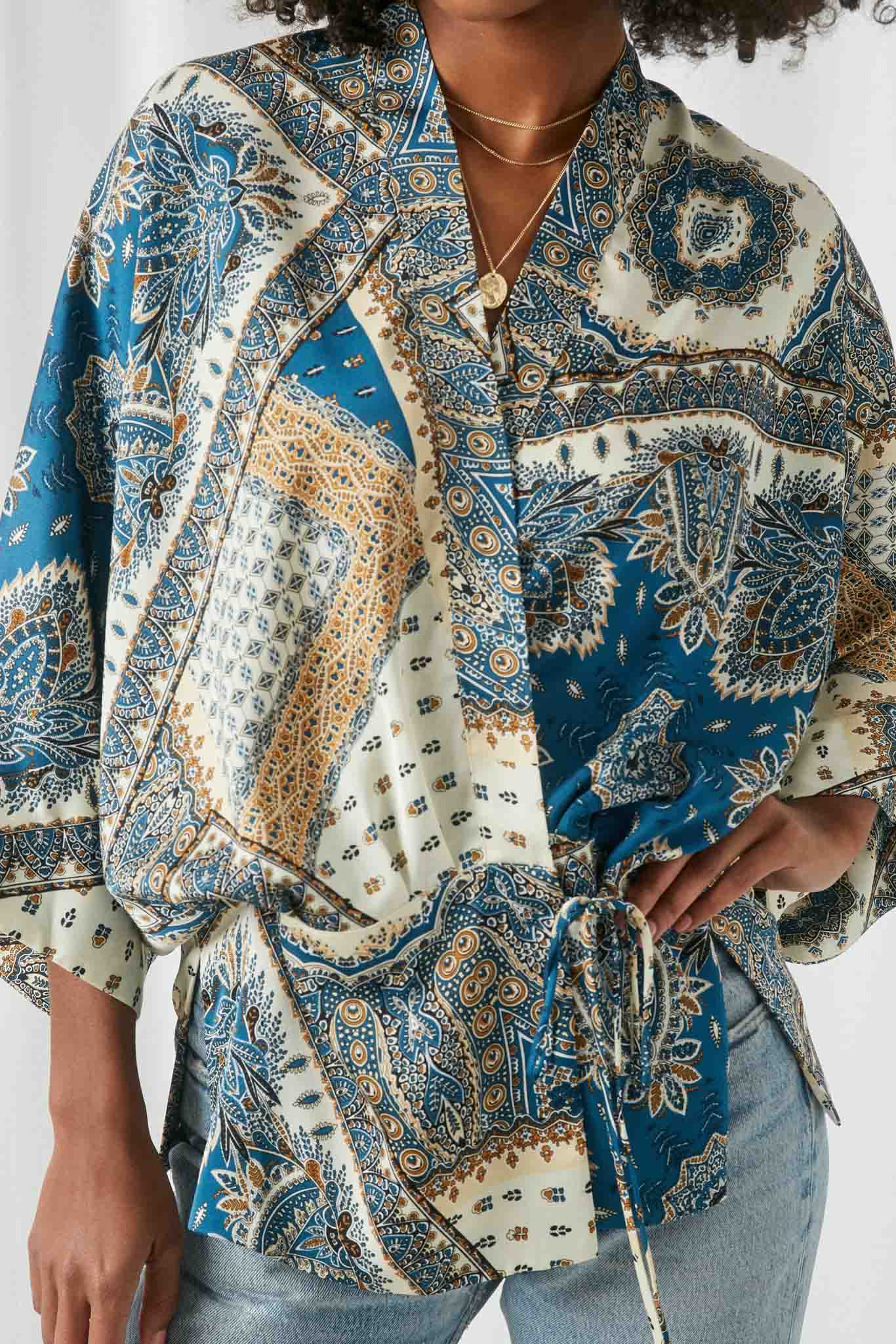 HY2674 Blue Womens Handkerchief Print Wrap Kimono Close Up